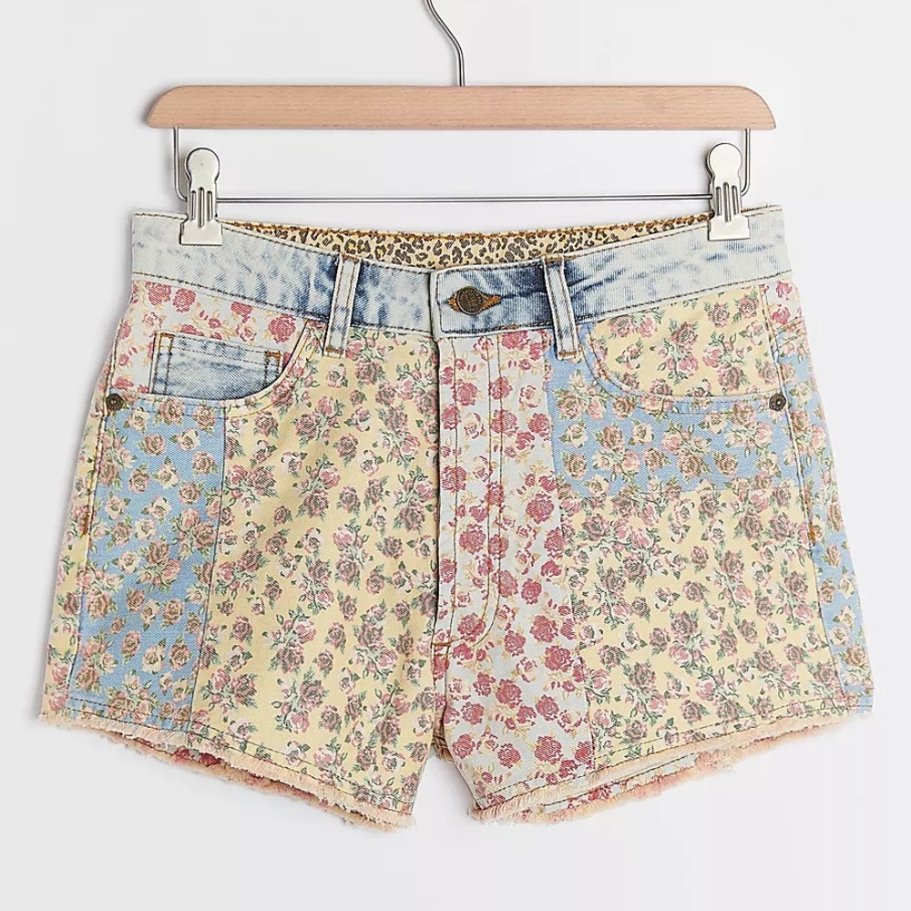 FARM Rio Floral High Waist Shorts - Multicolor